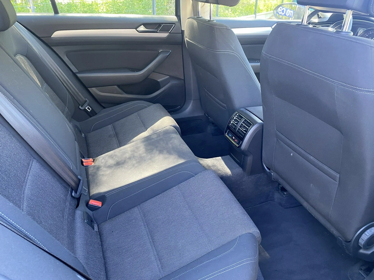 Volkswagen Passat - Zdjęcie 17