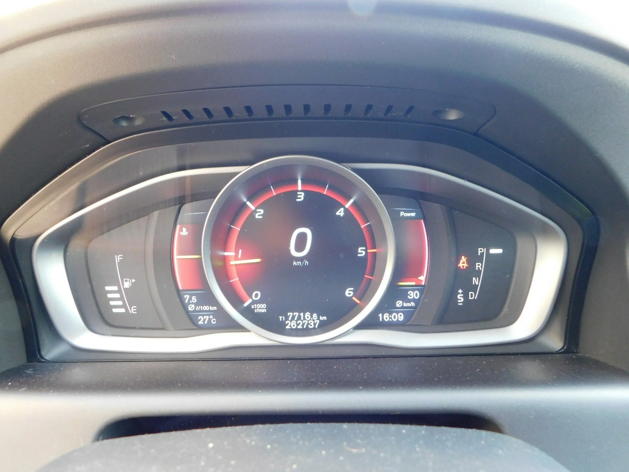 Volvo XC 60 - Zdjęcie 13