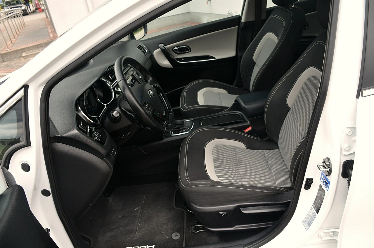Kia Ceed - Zdjęcie 15