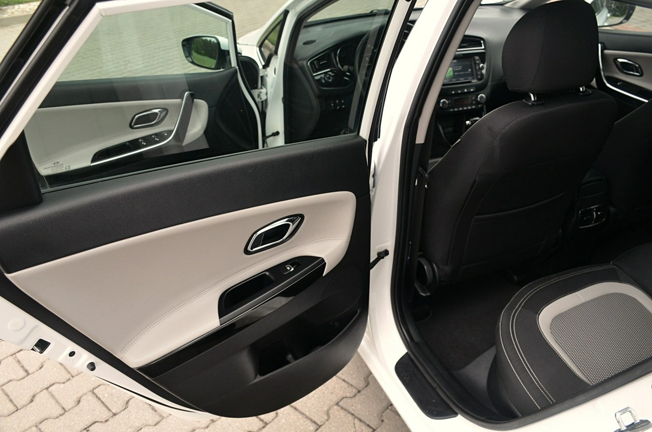 Kia Ceed - Zdjęcie 16