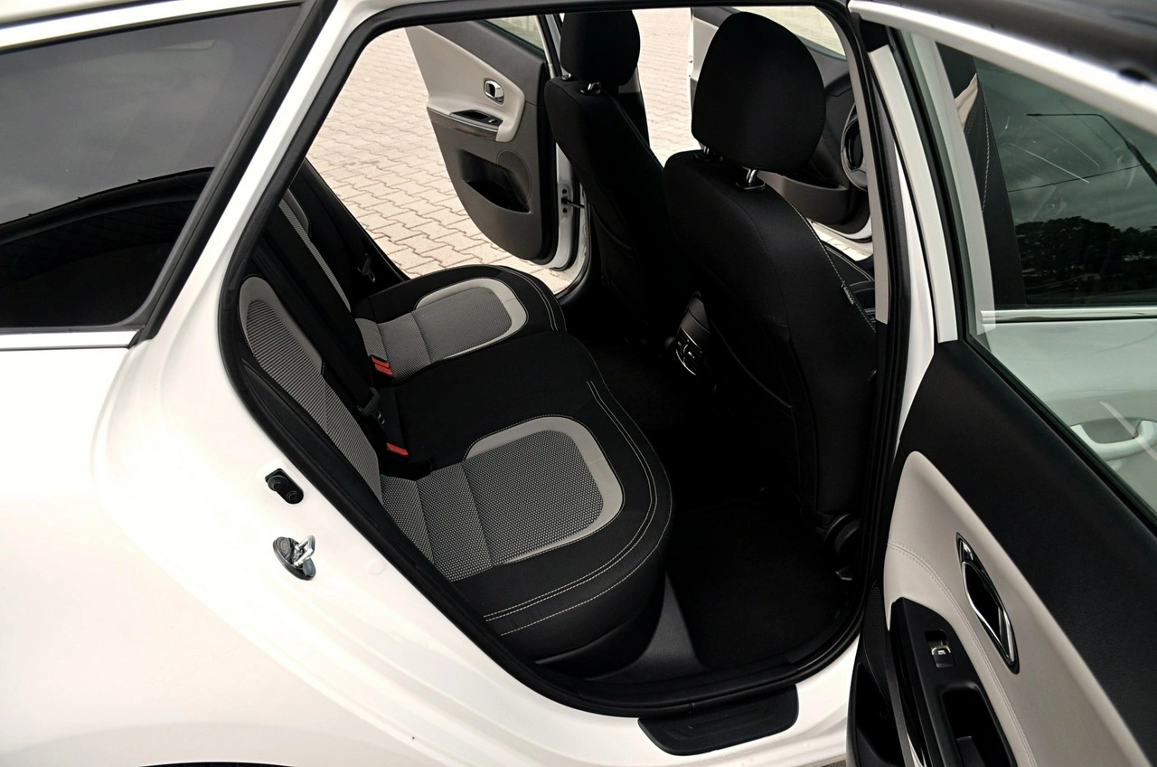 Kia Ceed - Zdjęcie 17