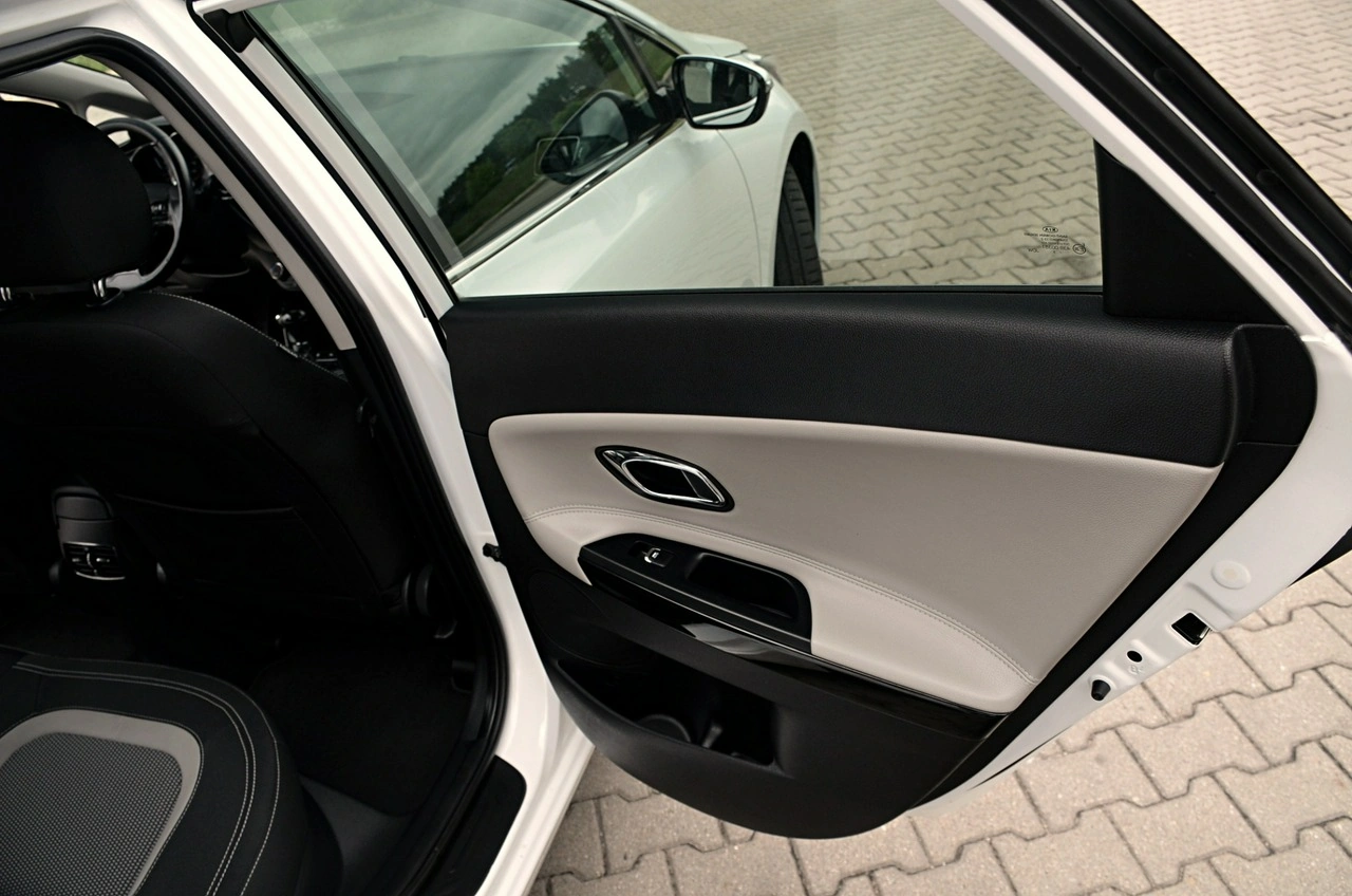 Kia Ceed - Zdjęcie 18