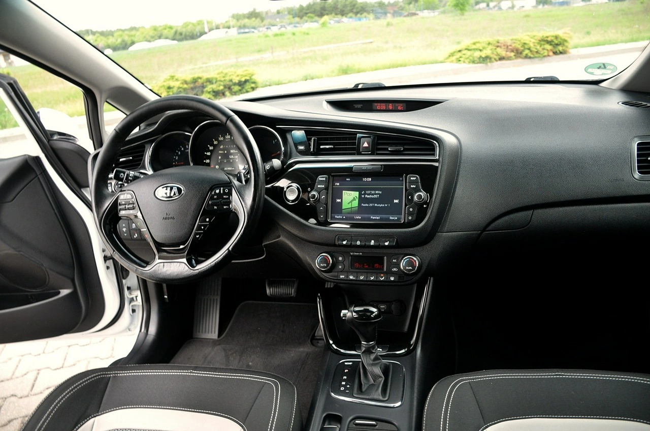 Kia Ceed - Zdjęcie 19