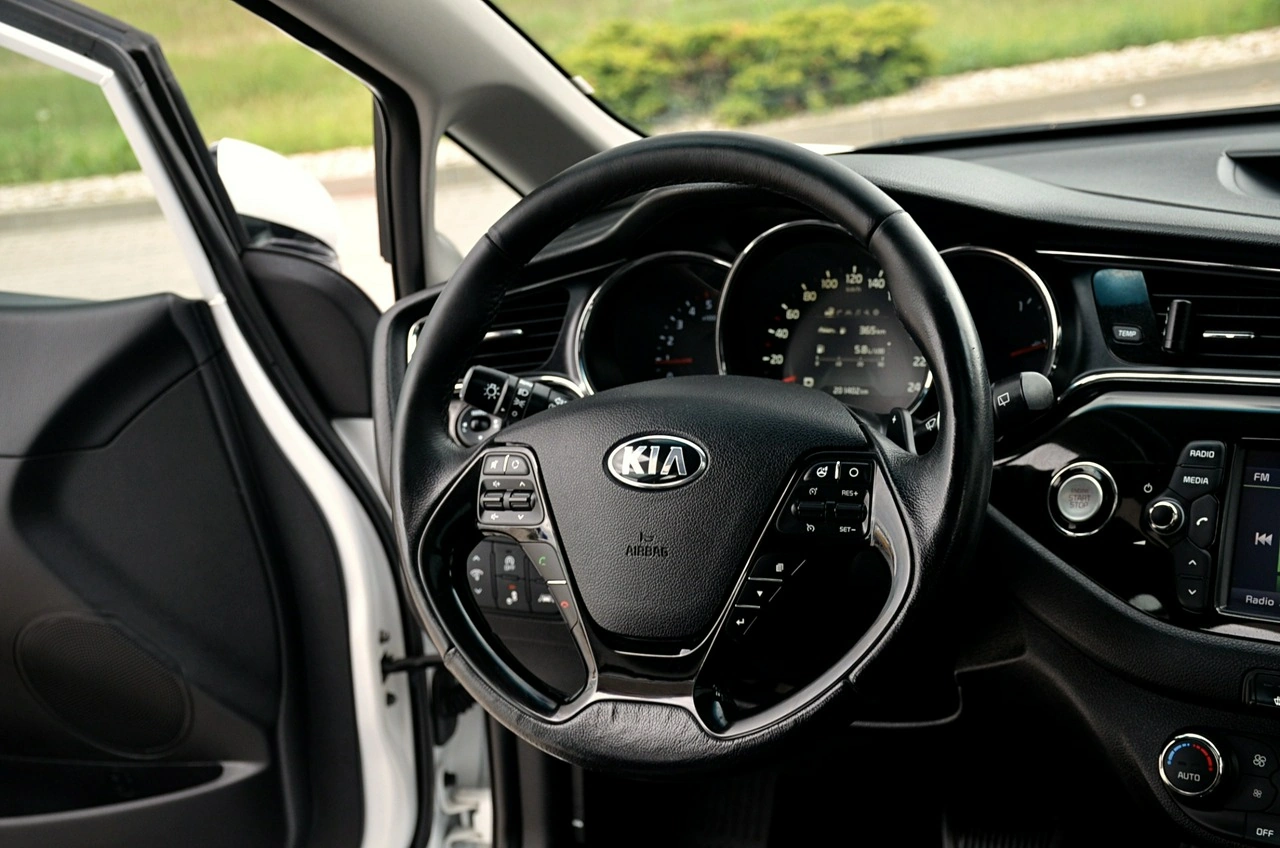 Kia Ceed - Zdjęcie 20