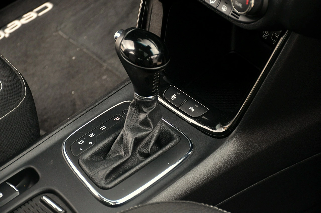 Kia Ceed - Zdjęcie 23
