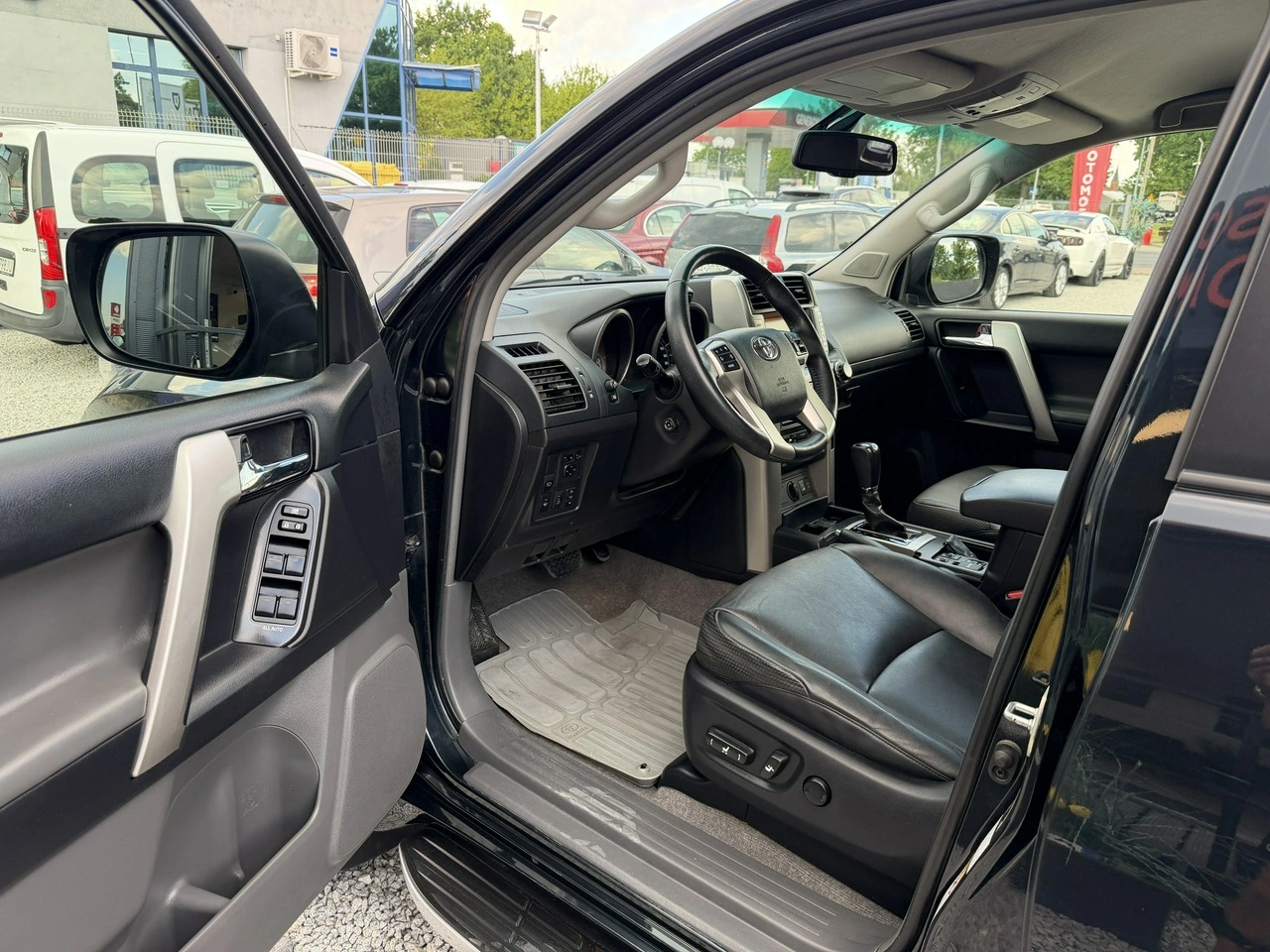 Toyota Land Cruiser - Zdjęcie 9