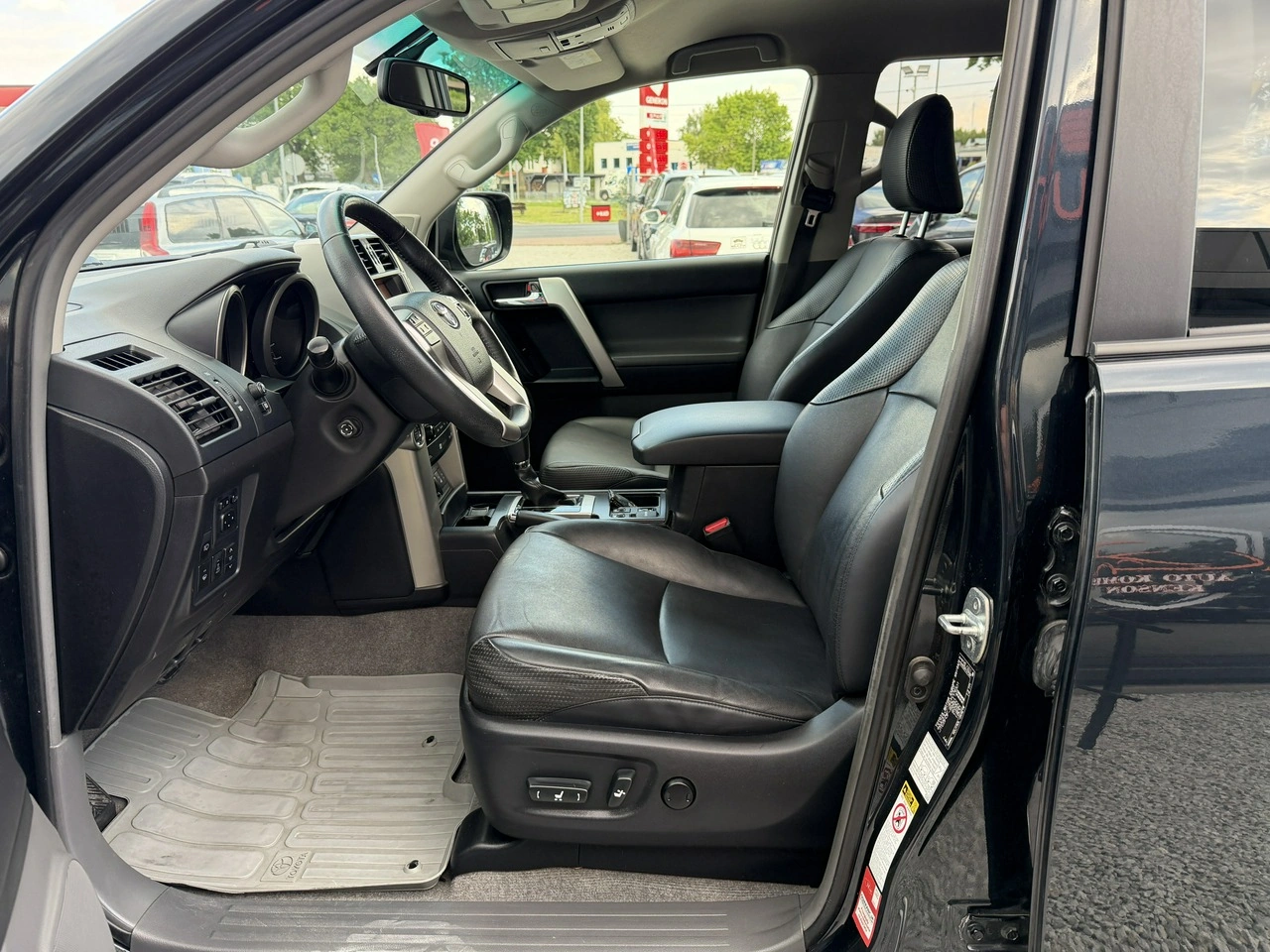 Toyota Land Cruiser - Zdjęcie 10