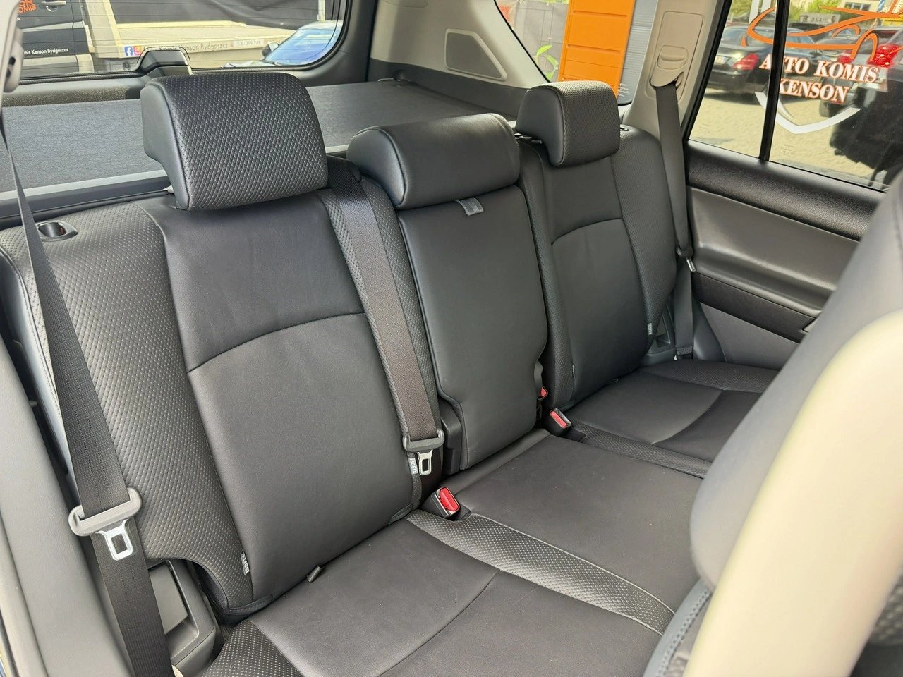 Toyota Land Cruiser - Zdjęcie 31