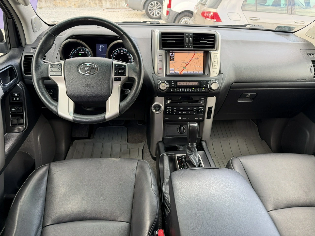Toyota Land Cruiser - Zdjęcie 33