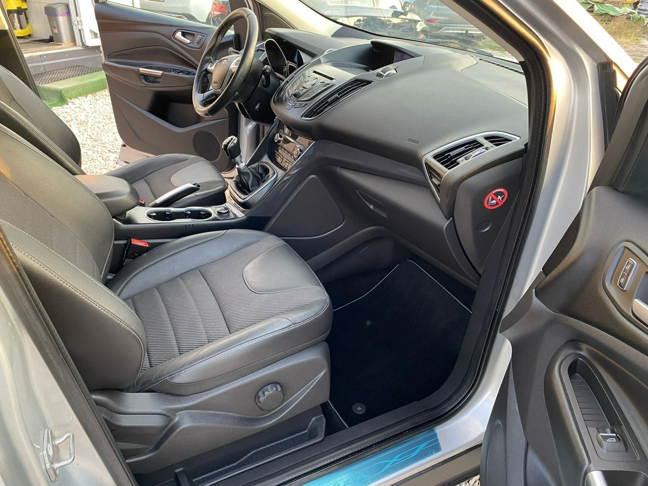 Ford Kuga - Zdjęcie 8