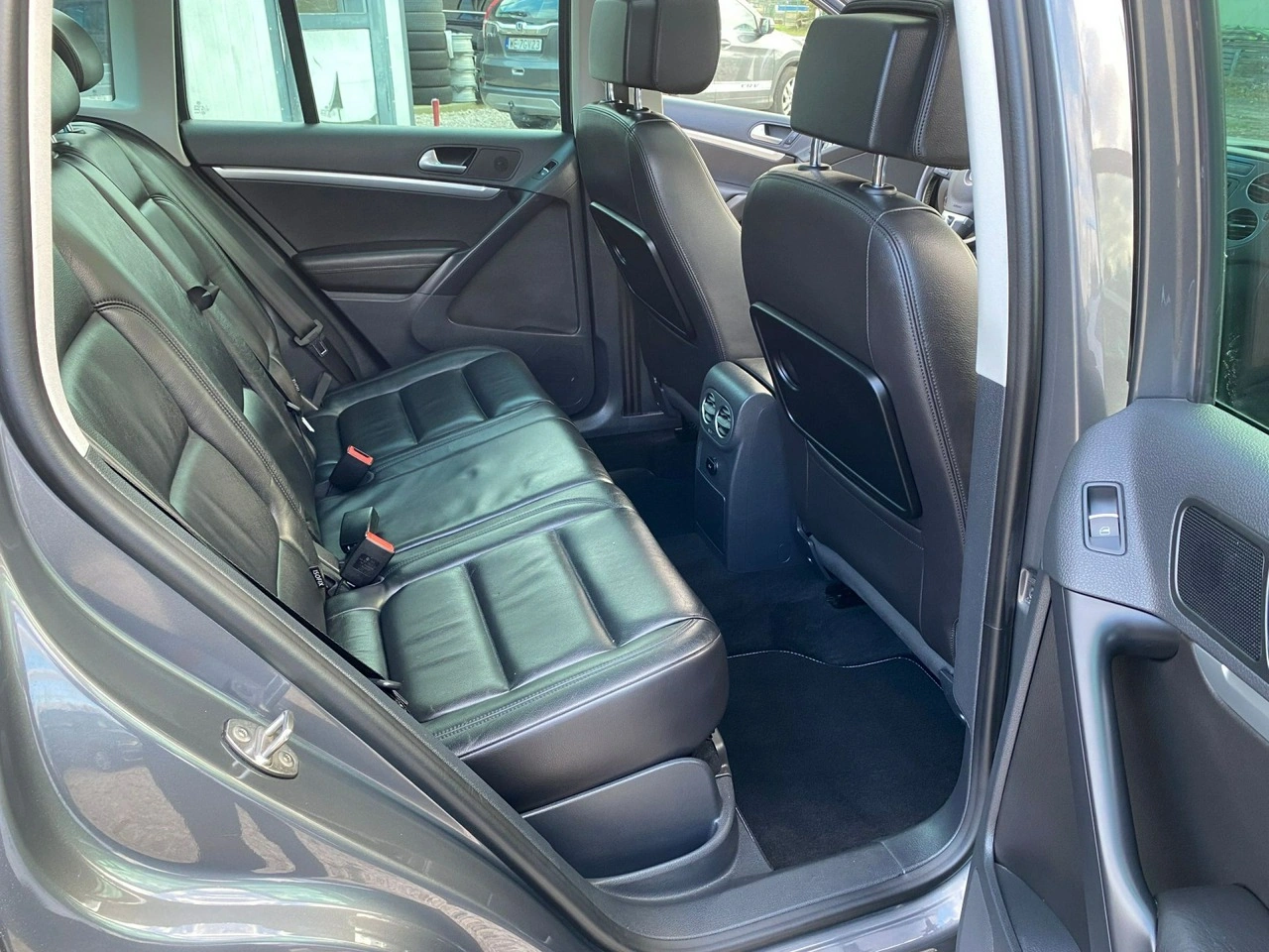 Volkswagen Tiguan - Zdjęcie 12