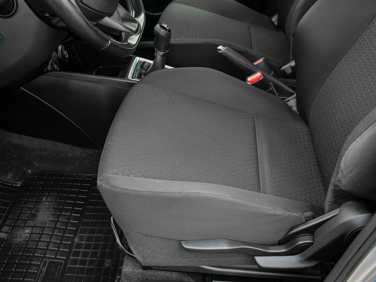 Suzuki Swift - Zdjęcie 9