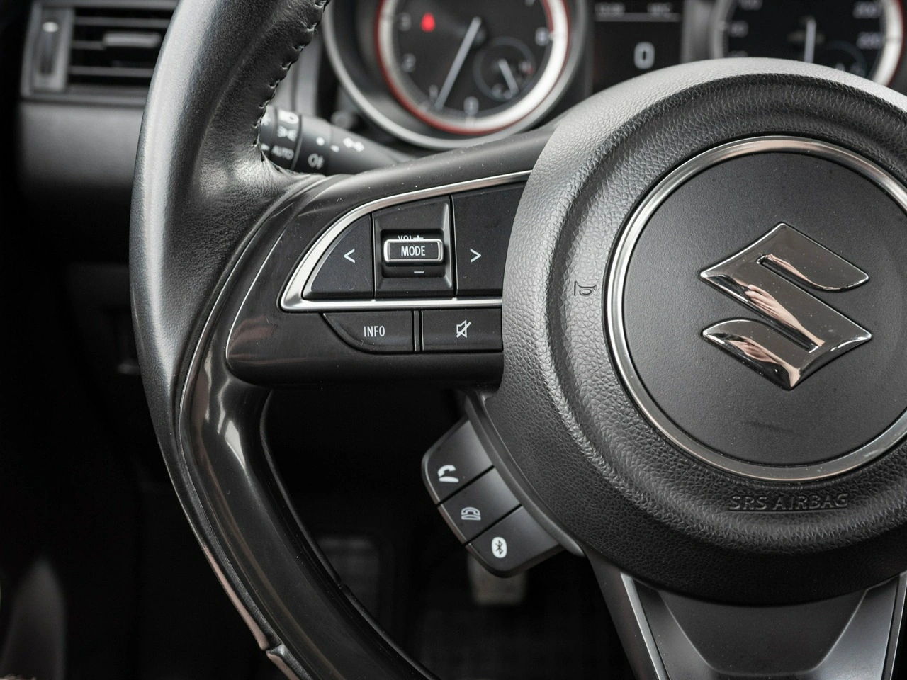 Suzuki Swift - Zdjęcie 12
