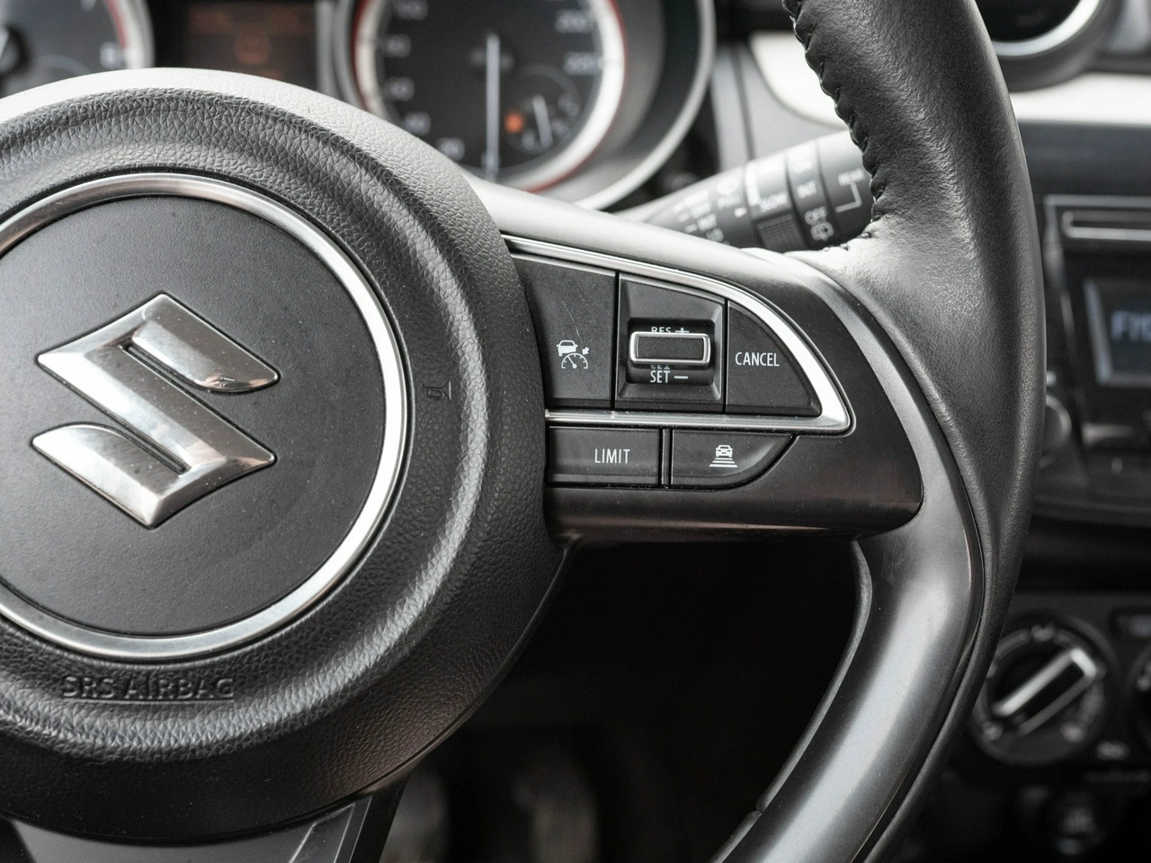 Suzuki Swift - Zdjęcie 13