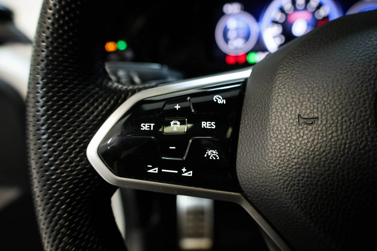 Volkswagen Golf - Zdjęcie 19