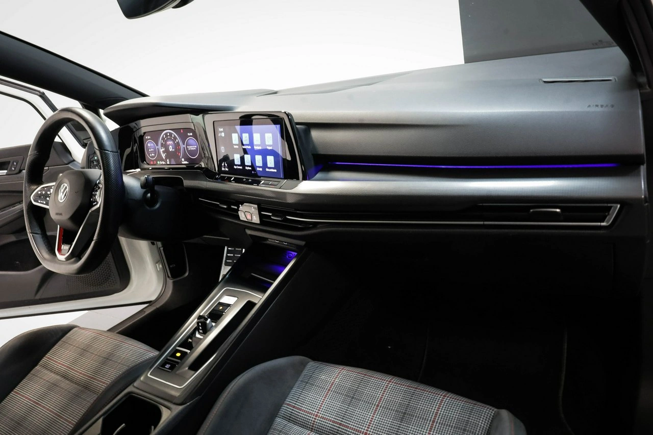 Volkswagen Golf - Zdjęcie 24