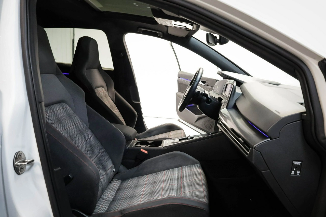 Volkswagen Golf - Zdjęcie 25