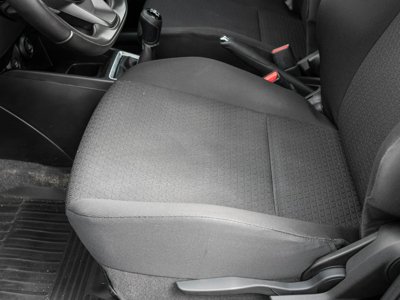 Suzuki Swift - Zdjęcie 9