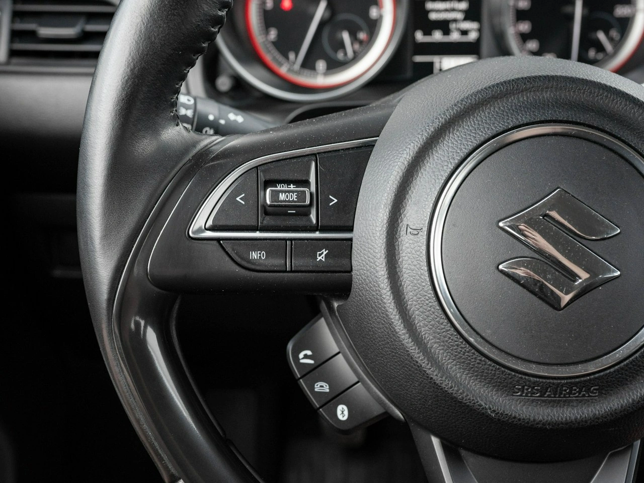 Suzuki Swift - Zdjęcie 12