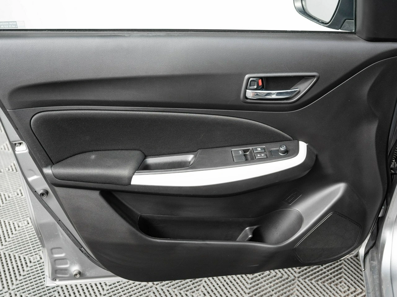 Suzuki Swift - Zdjęcie 8