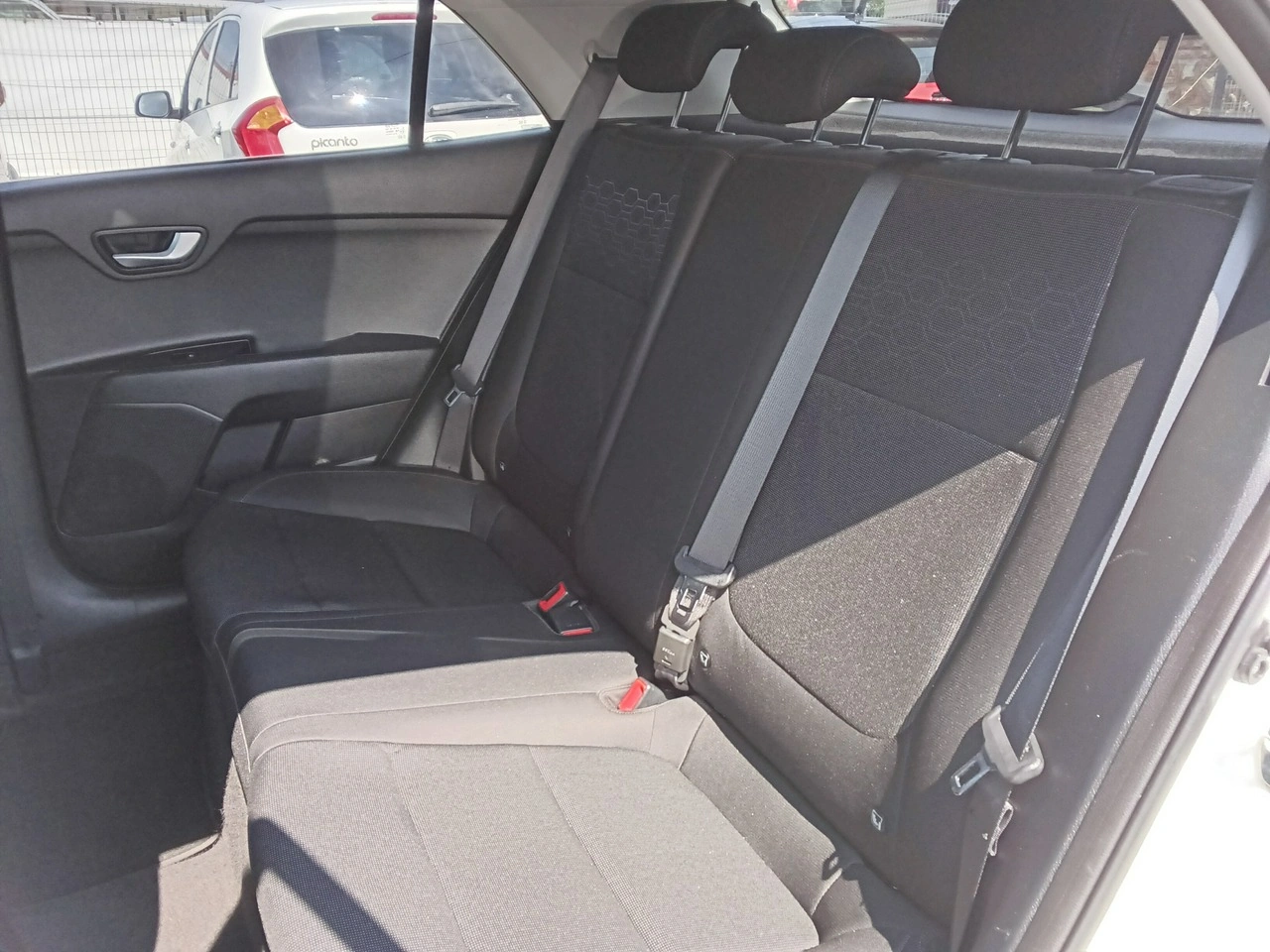 Kia Rio - Zdjęcie 9