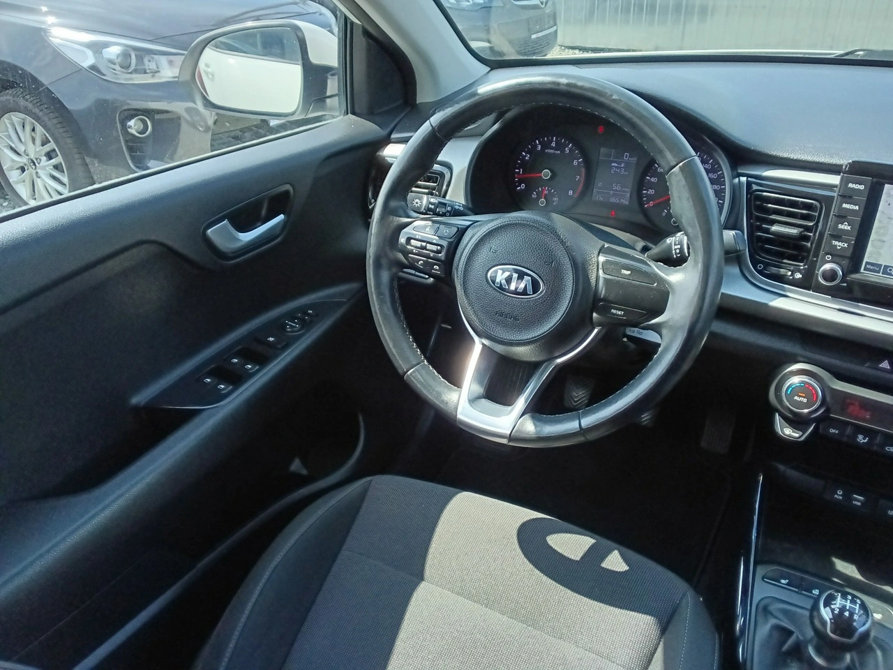Kia Rio - Zdjęcie 10
