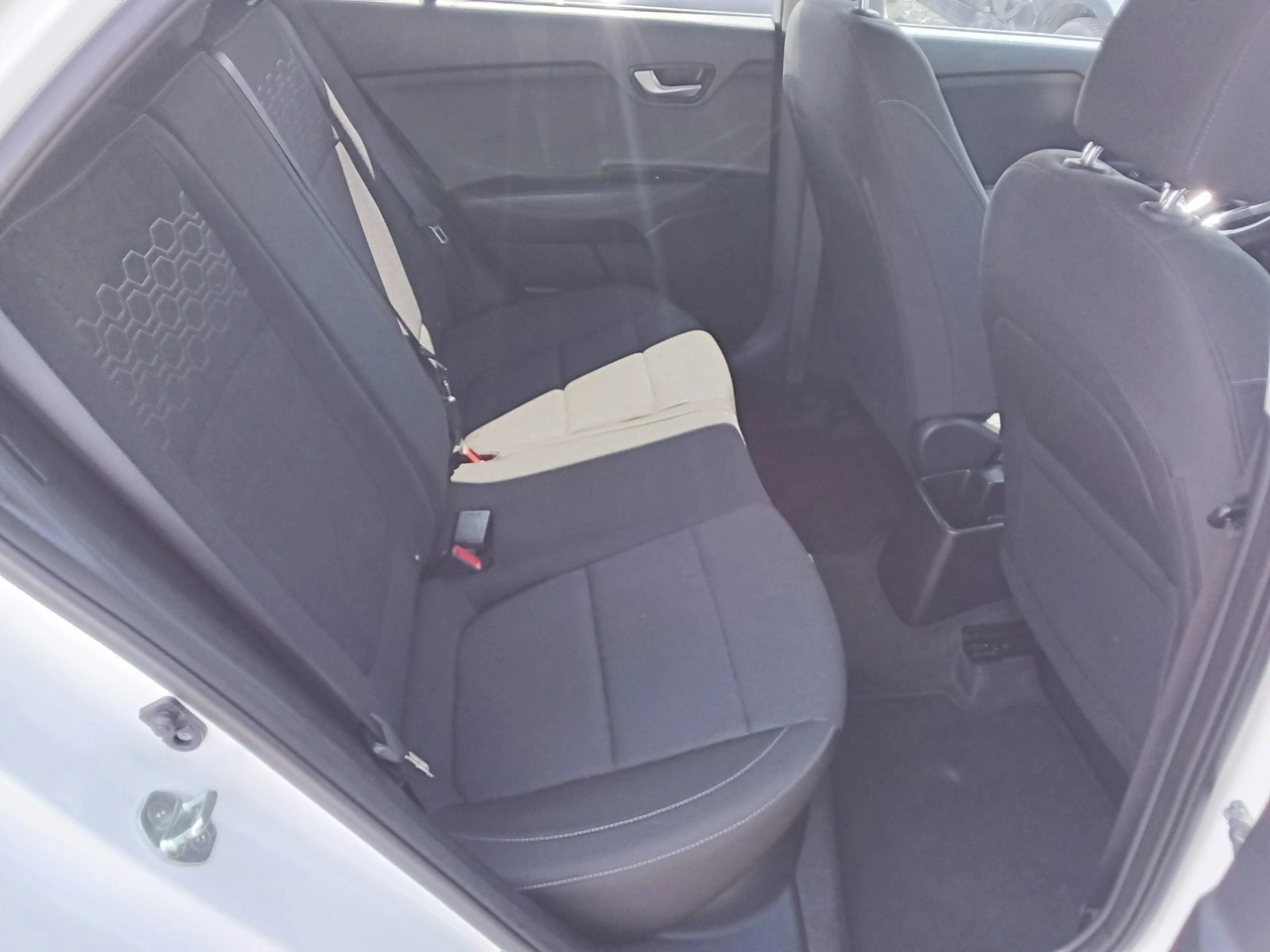 Kia Rio - Zdjęcie 12