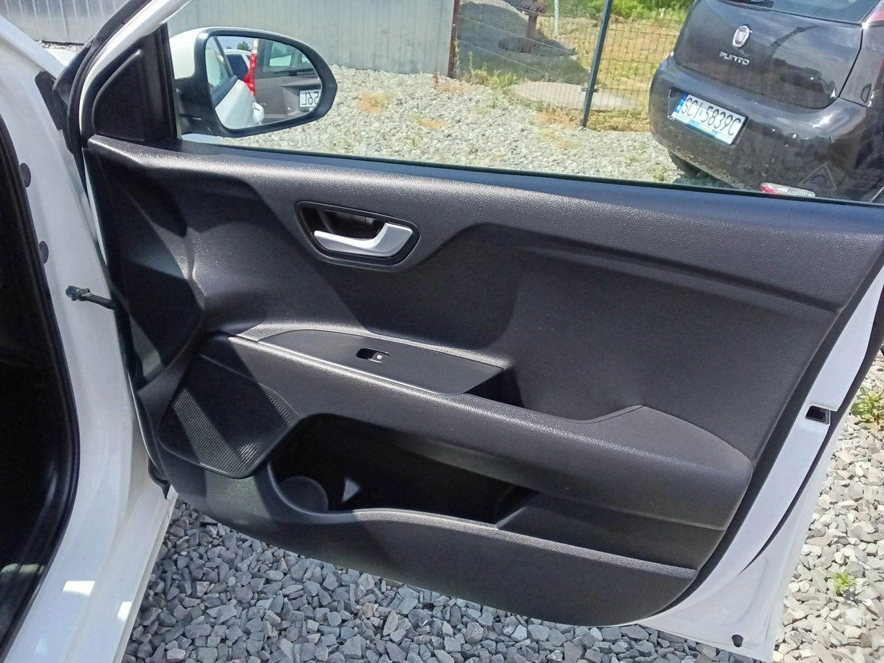 Kia Rio - Zdjęcie 28