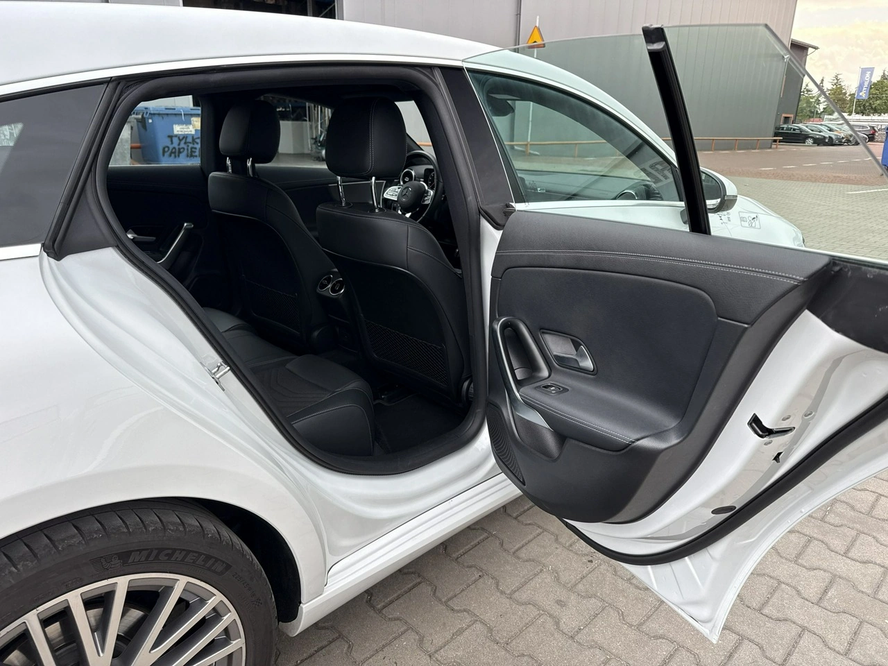 Mercedes CLA 180 - Zdjęcie 17