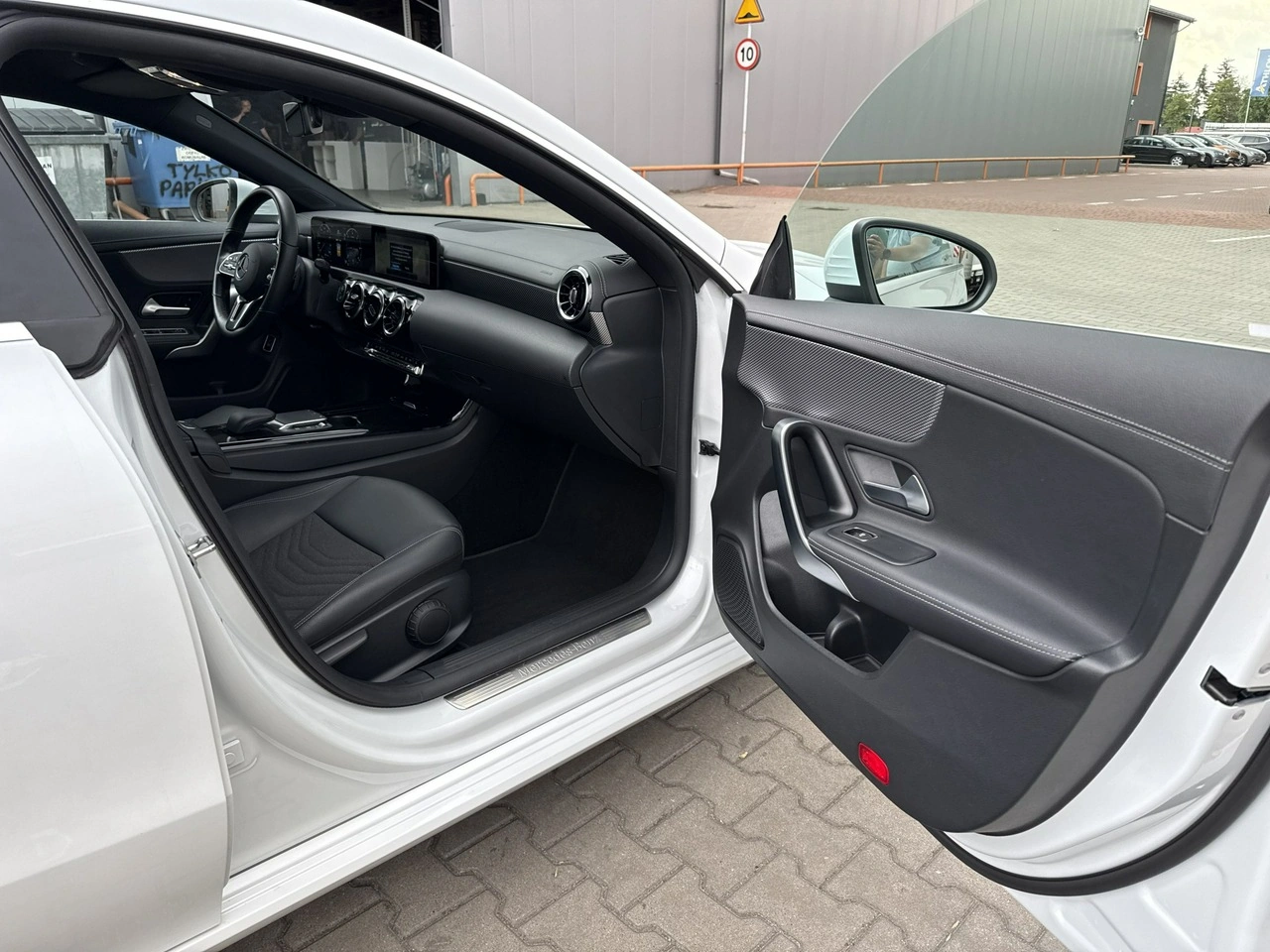 Mercedes CLA 180 - Zdjęcie 19