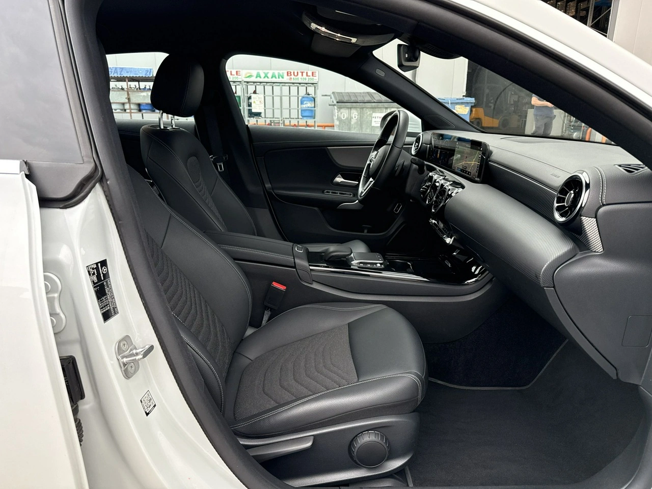 Mercedes CLA 180 - Zdjęcie 20