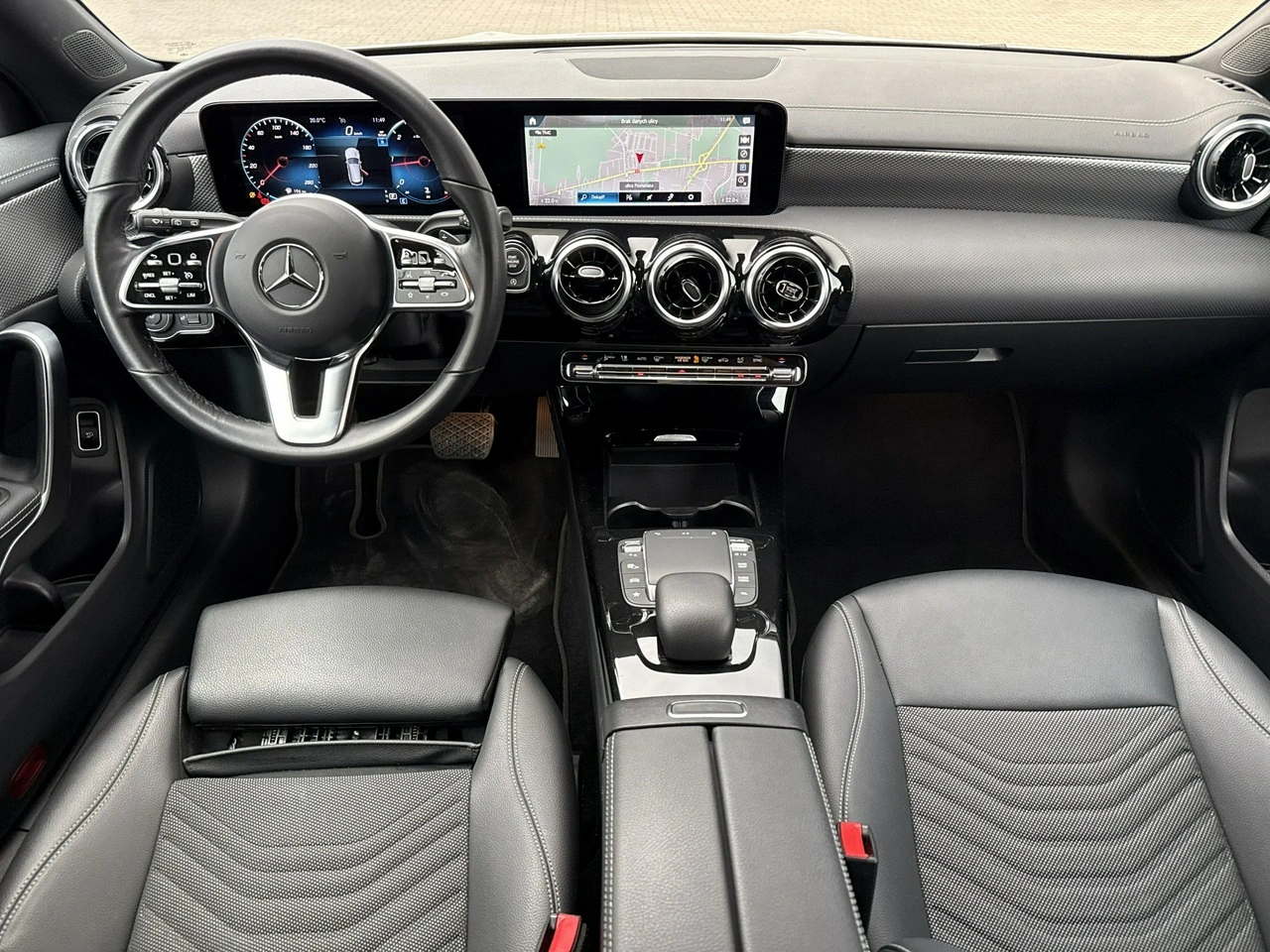Mercedes CLA 180 - Zdjęcie 22