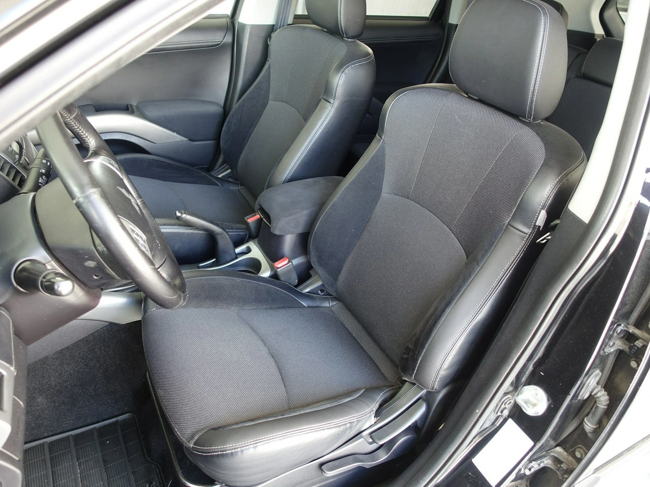 Mitsubishi Outlander - Zdjęcie 13