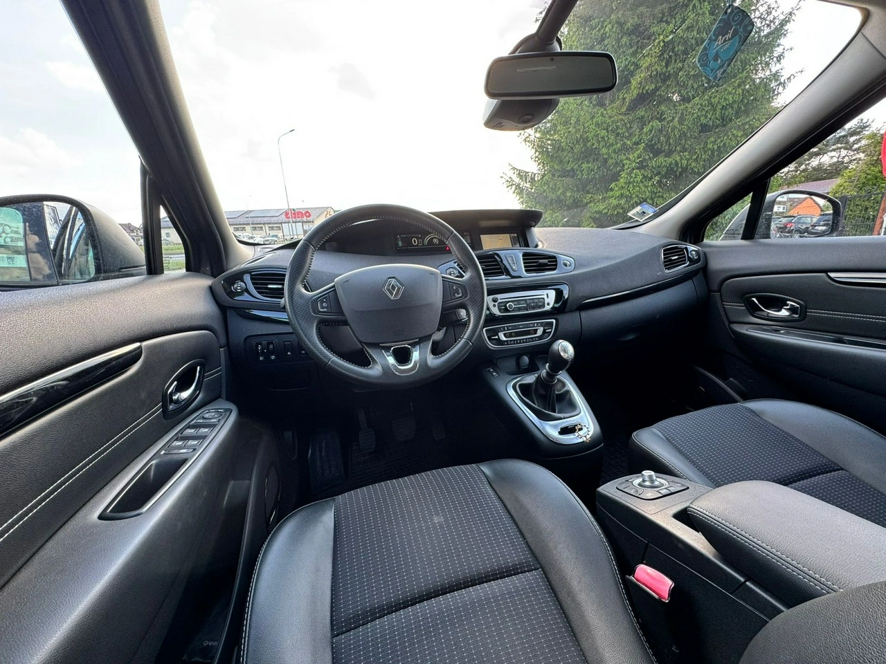 Renault Scenic - Zdjęcie 20