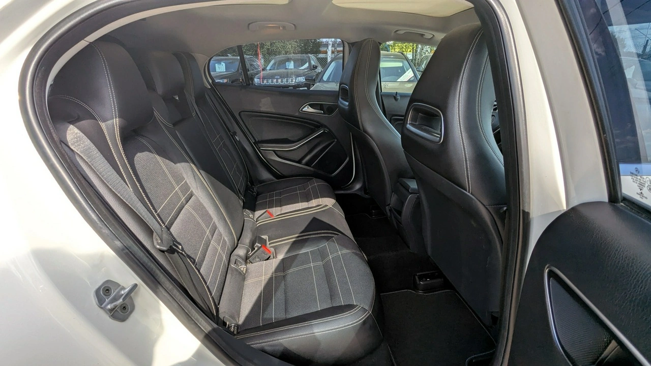 Mercedes GLA 200 - Zdjęcie 17