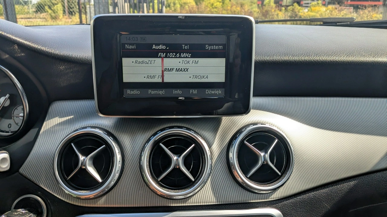 Mercedes GLA 200 - Zdjęcie 25