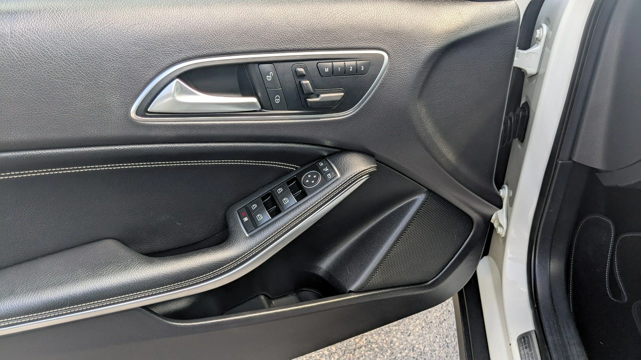 Mercedes GLA 200 - Zdjęcie 30