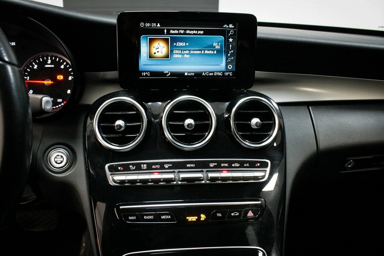 Mercedes C 200 - Zdjęcie 13