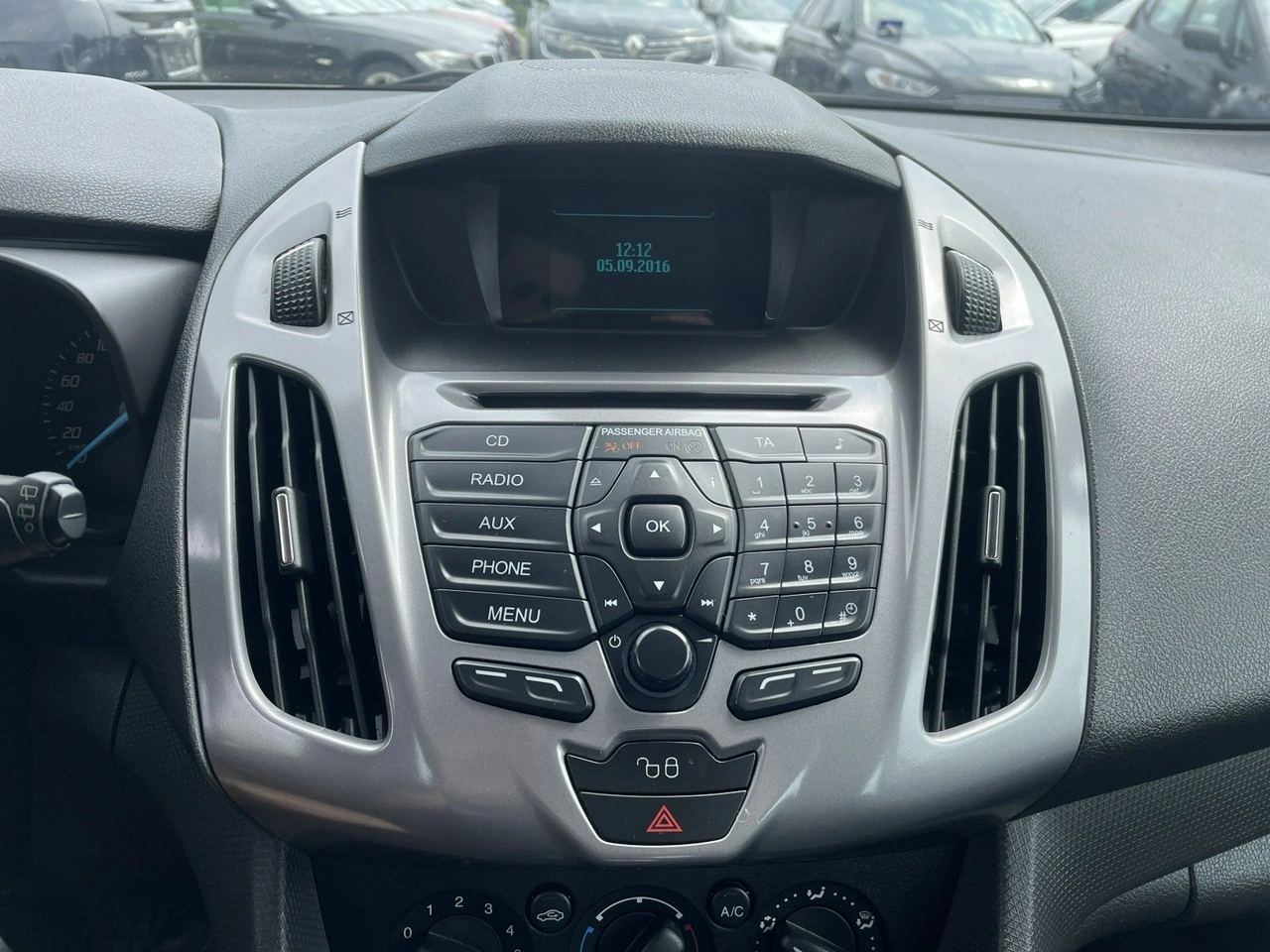 Ford Grand Tourneo Connect - Zdjęcie 11