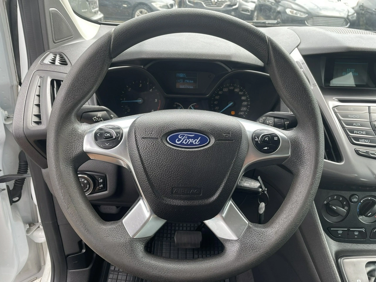 Ford Grand Tourneo Connect - Zdjęcie 12