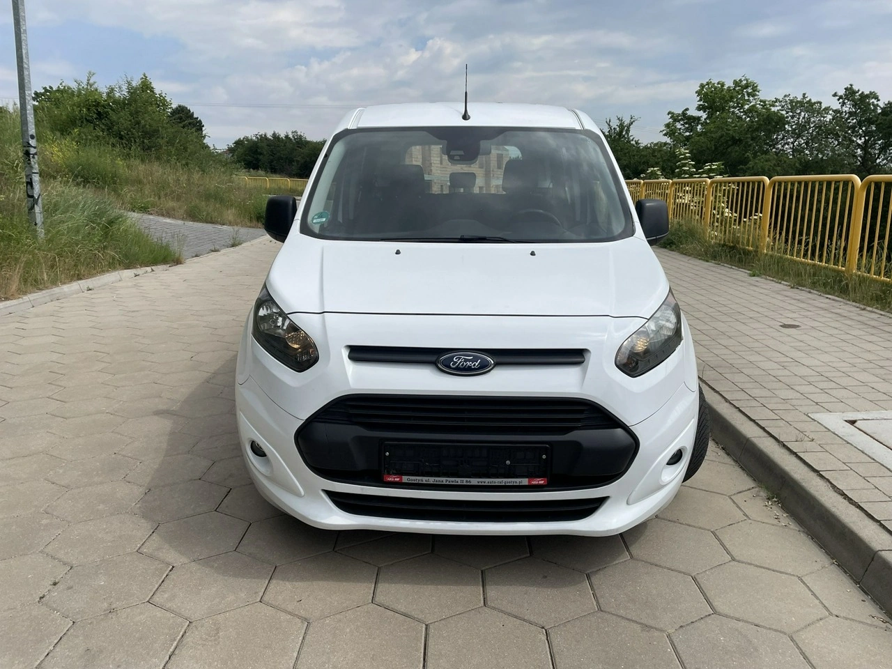 Ford Grand Tourneo Connect - Zdjęcie 1