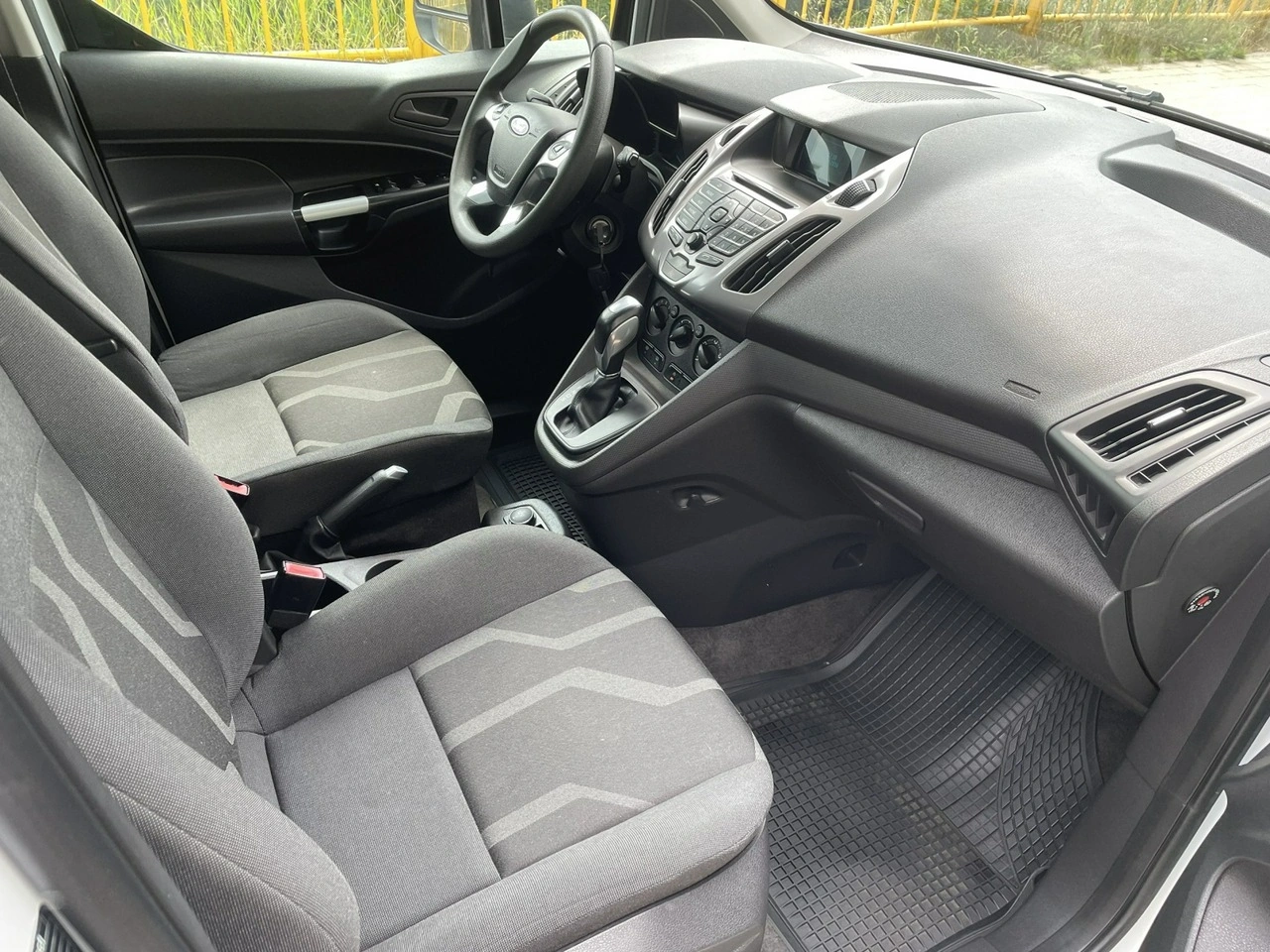 Ford Grand Tourneo Connect - Zdjęcie 7
