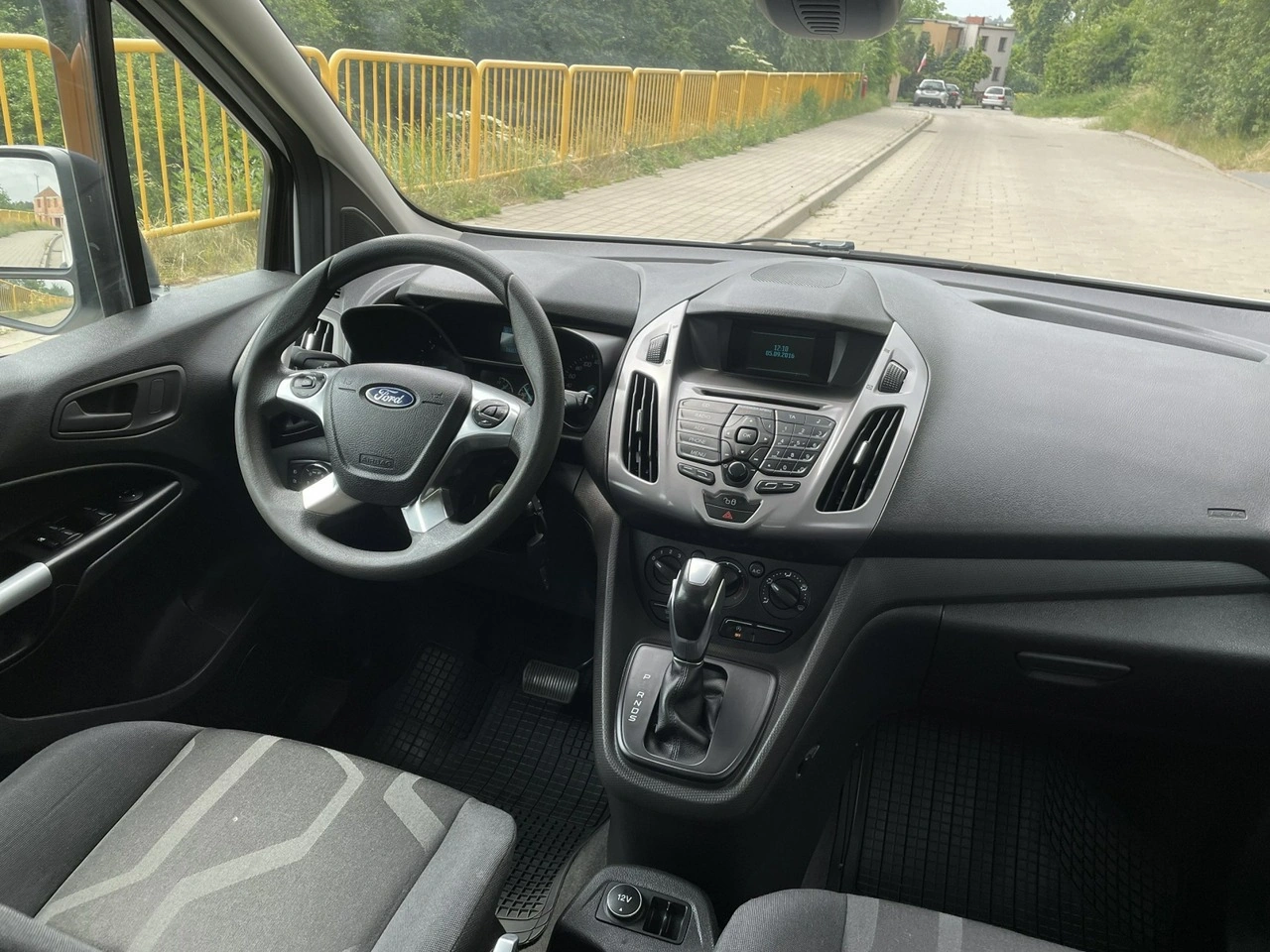 Ford Grand Tourneo Connect - Zdjęcie 8