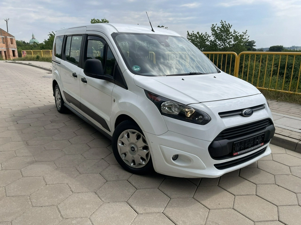 Ford Grand Tourneo Connect - Główne zdjęcie