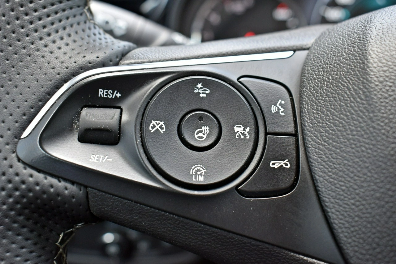 Opel Insignia - Zdjęcie 17