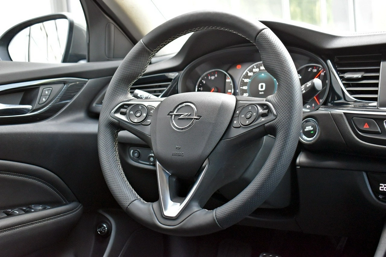 Opel Insignia - Zdjęcie 20