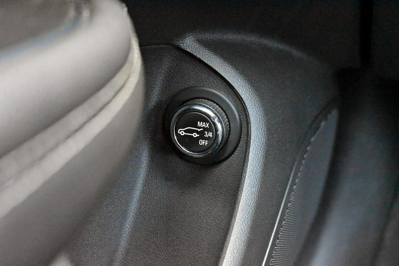 Opel Insignia - Zdjęcie 29