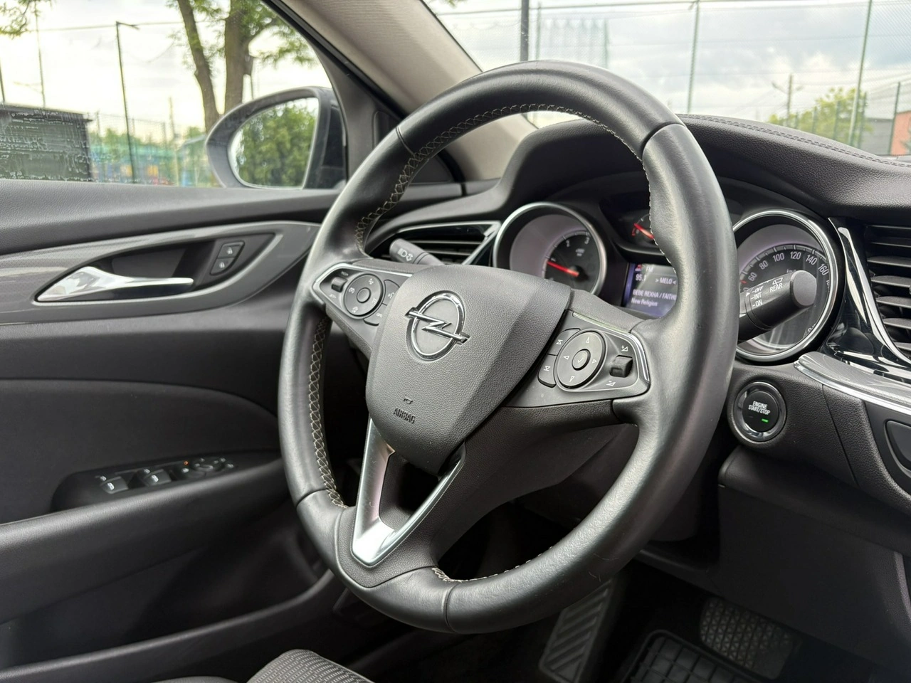 Opel Insignia Sports Tourer - Zdjęcie 13