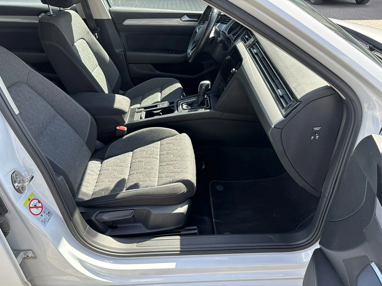 Volkswagen Passat - Zdjęcie 17