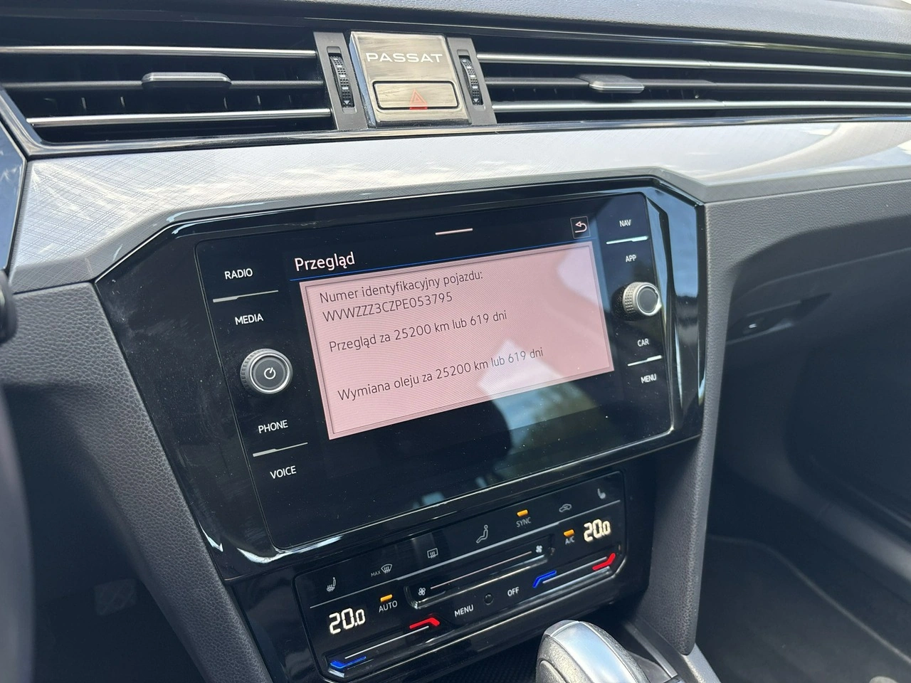 Volkswagen Passat - Zdjęcie 22